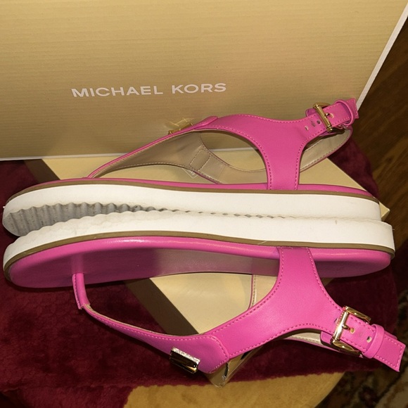 🛍️Gorgeous Ladies Michael Kors Jilly Sandals - Picture 6 of 7